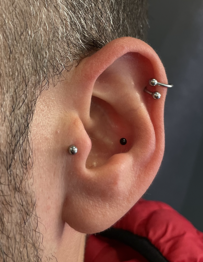 Piercing Conch en la oreja